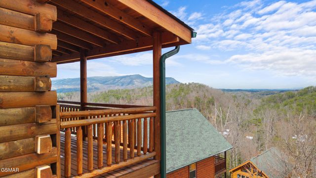 1244 Bird Nest Way, Sevierville, TN 37862
