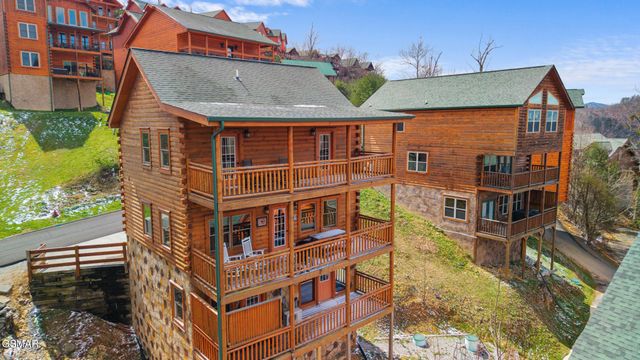1244 Bird Nest Way, Sevierville, TN 37862
