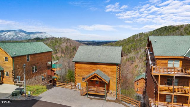 1244 Bird Nest Way, Sevierville, TN 37862