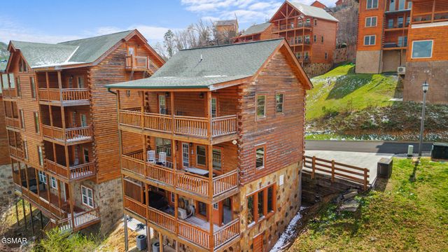 1244 Bird Nest Way, Sevierville, TN 37862