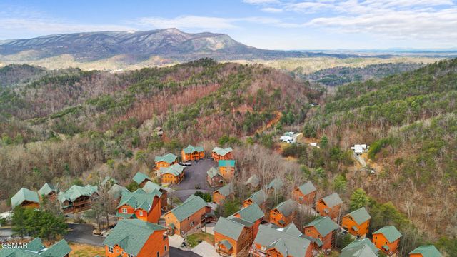 1244 Bird Nest Way, Sevierville, TN 37862