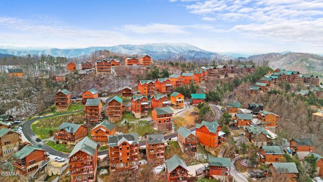 1244 Bird Nest Way, Sevierville, TN 37862