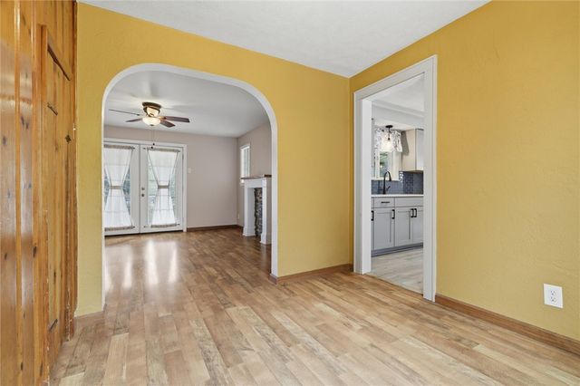 409 Victoria St, West Mifflin, PA 15122