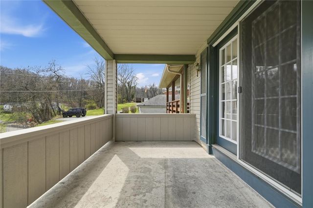 409 Victoria St, West Mifflin, PA 15122