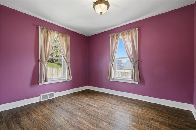 409 Victoria St, West Mifflin, PA 15122