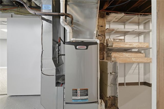 409 Victoria St, West Mifflin, PA 15122