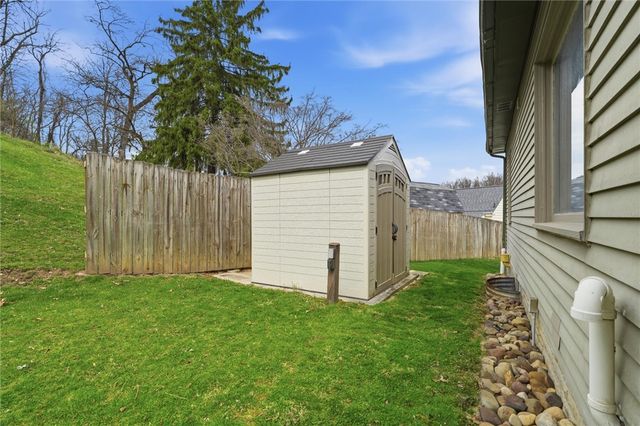 409 Victoria St, West Mifflin, PA 15122