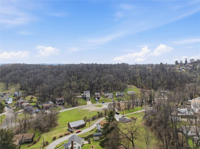 409 Victoria St, West Mifflin, PA 15122