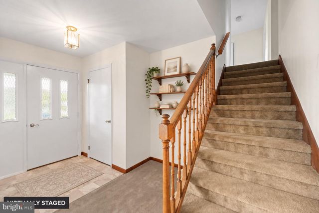 903 MANOR DR, Harrisburg, PA 17113