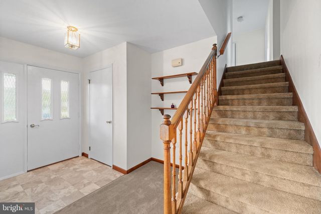 903 MANOR DR, Harrisburg, PA 17113
