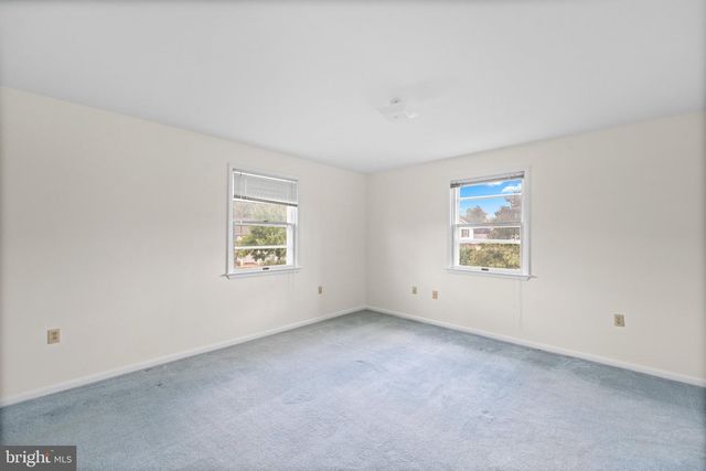 903 MANOR DR, Harrisburg, PA 17113