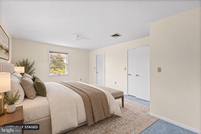 903 MANOR DR, Harrisburg, PA 17113
