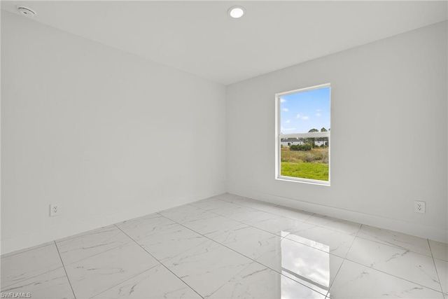 1108 Eauclaire ST E, Lehigh Acres, FL 33974