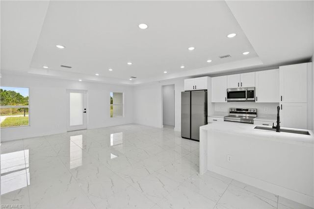 1108 Eauclaire ST E, Lehigh Acres, FL 33974