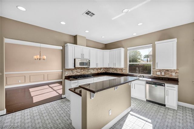 6025 East Rabbit Track Street, Las Vegas, NV 89130