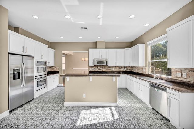 6025 East Rabbit Track Street, Las Vegas, NV 89130