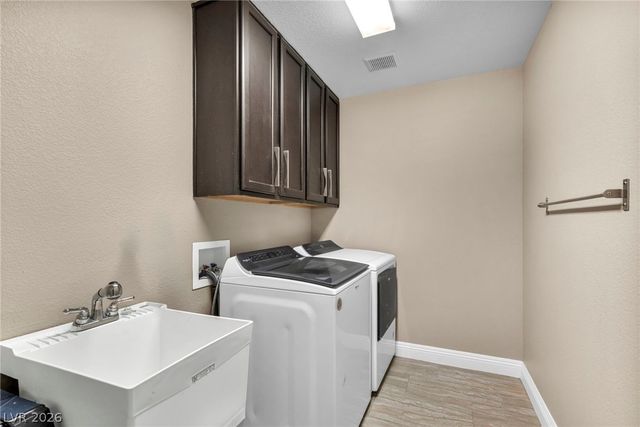 6025 East Rabbit Track Street, Las Vegas, NV 89130