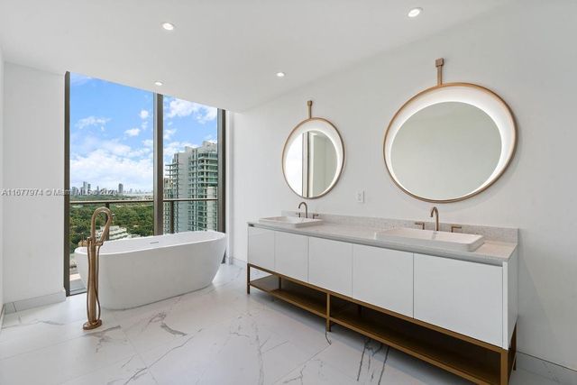 2678 Tigertail Ave PH1, Miami, FL 33133