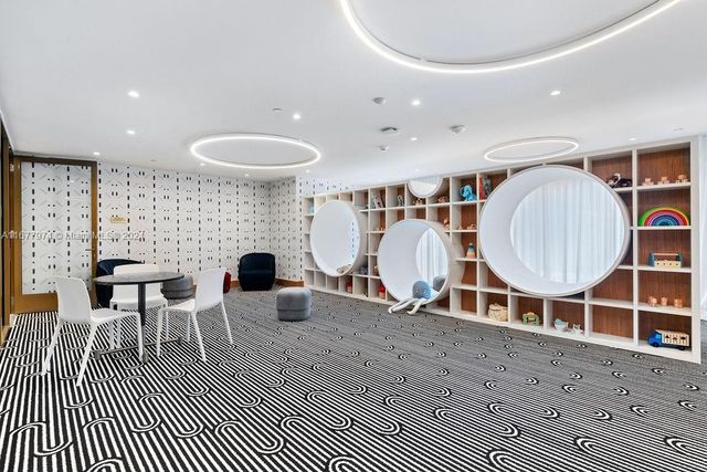 2678 Tigertail Ave PH1, Miami, FL 33133