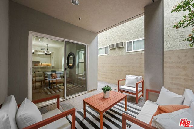 11115 Acama Street 104, Studio City, CA 91602