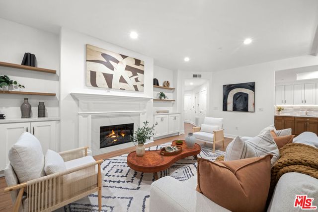 11115 Acama Street 104, Studio City, CA 91602