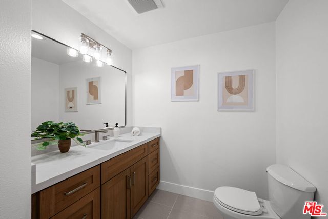 11115 Acama Street 104, Studio City, CA 91602