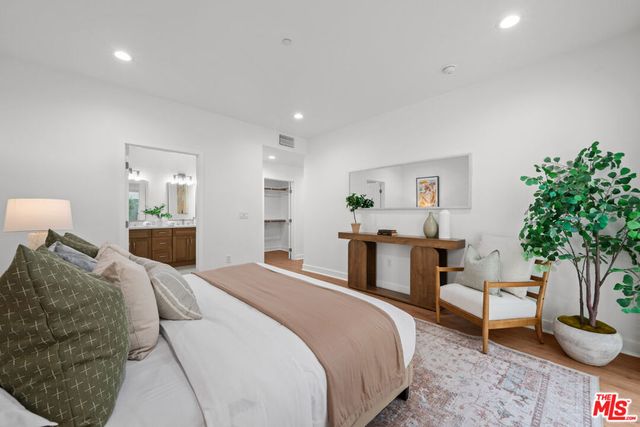 11115 Acama Street 104, Studio City, CA 91602