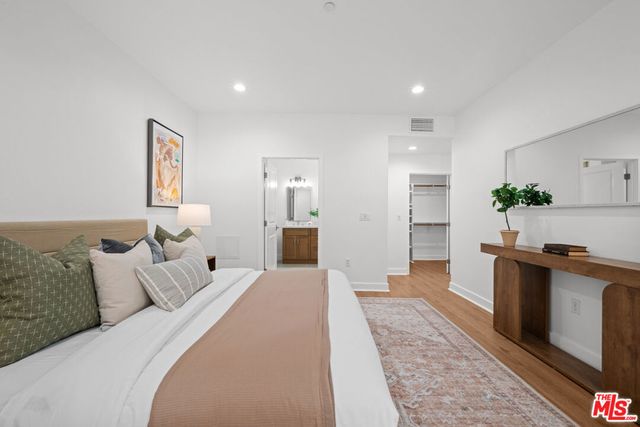 11115 Acama Street 104, Studio City, CA 91602
