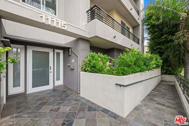 11115 Acama Street 104, Studio City, CA 91602