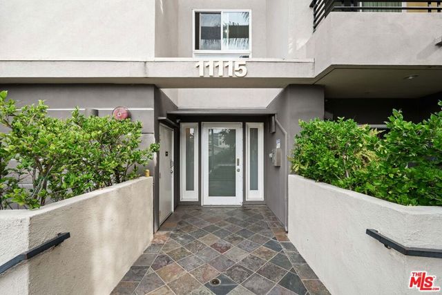 11115 Acama Street 104, Studio City, CA 91602