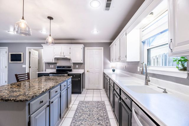 1678 Charlee Avenue, Fayetteville, AR 72703