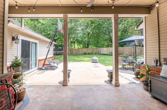 1678 Charlee Avenue, Fayetteville, AR 72703