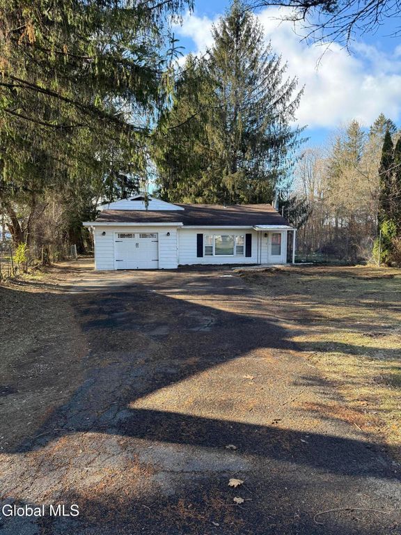 46 Consaul Road, Colonie, NY 12205