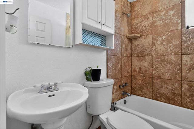 4262 Arthur Rd, Martinez, CA 94553