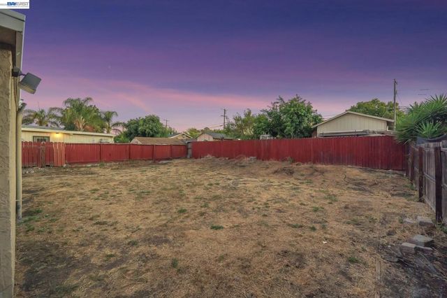 4262 Arthur Rd, Martinez, CA 94553