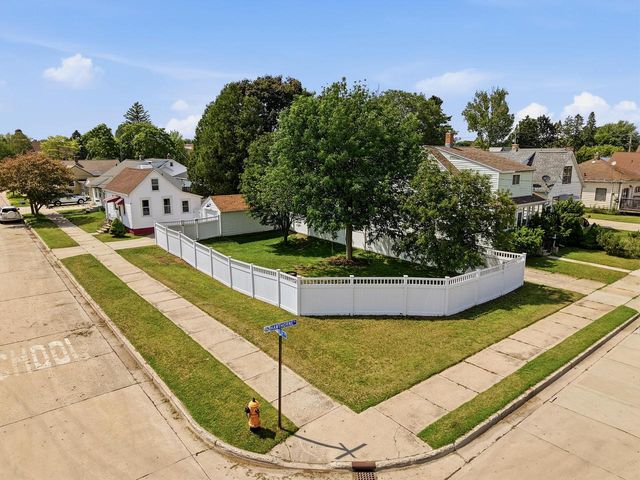 2104 11th STREET, Two Rivers, WI 54241