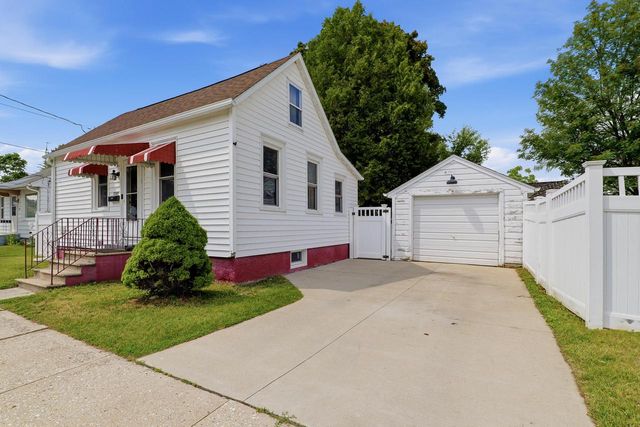 2104 11th STREET, Two Rivers, WI 54241