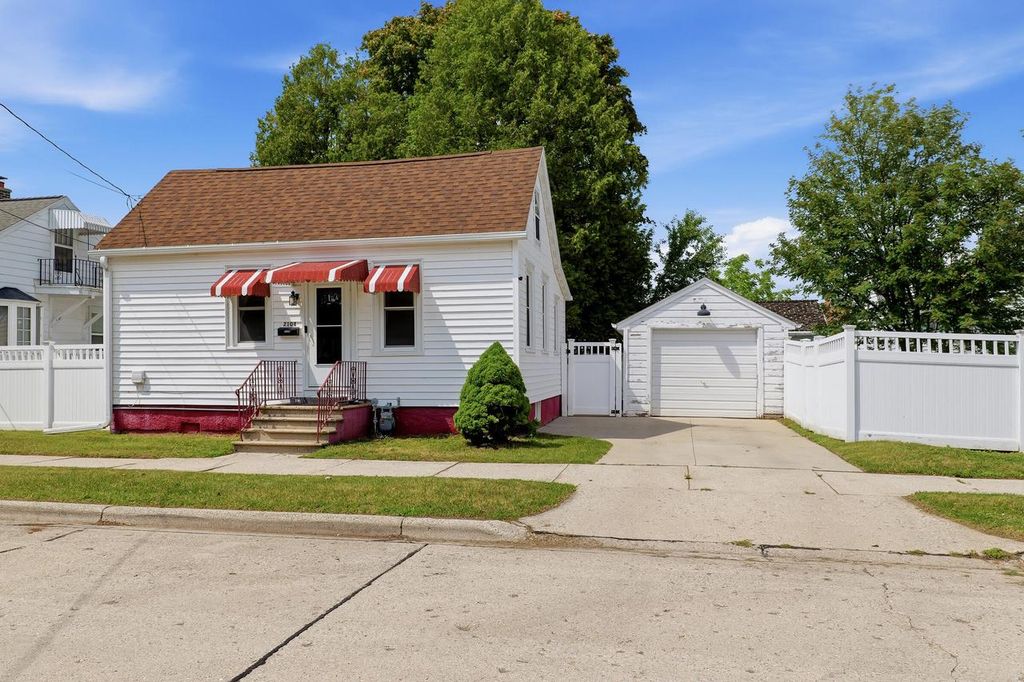 2104 11th STREET, Two Rivers, WI 54241