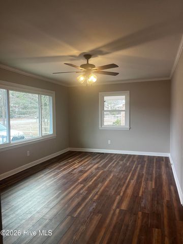 1046 Broad Creek Road, New Bern, NC 28560