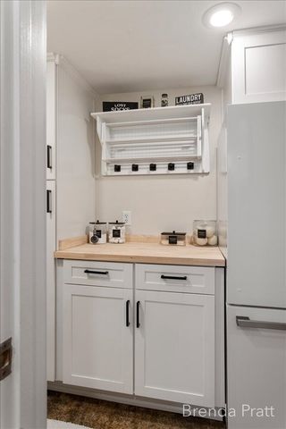 533 Gladstone Drive, Grand Rapids, MI 49506