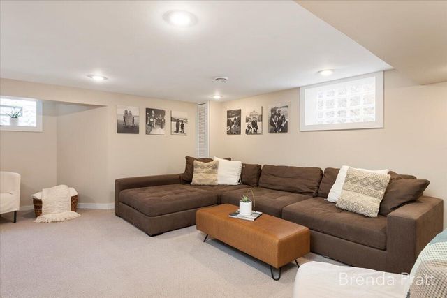533 Gladstone Drive, Grand Rapids, MI 49506