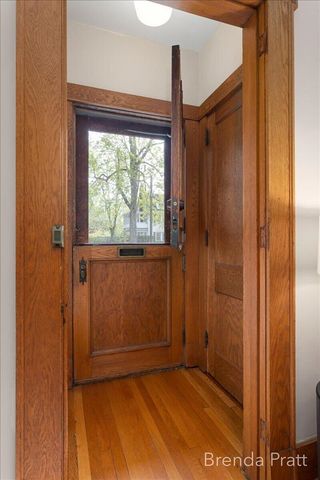533 Gladstone Drive, Grand Rapids, MI 49506
