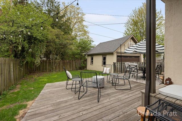 533 Gladstone Drive, Grand Rapids, MI 49506