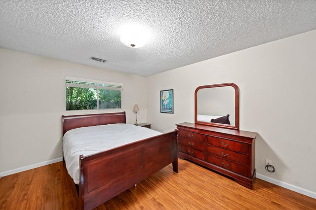 1836 Del Mar Avenue, Redding, CA 96003