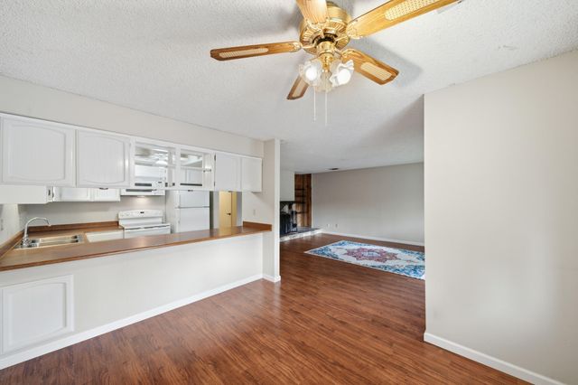 1836 Del Mar Avenue, Redding, CA 96003