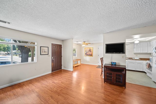 1836 Del Mar Avenue, Redding, CA 96003