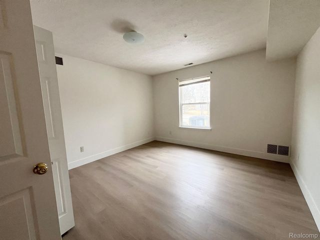 1336 HEATHERWOOD Lane, Pittsfield Charter Township, MI 48108