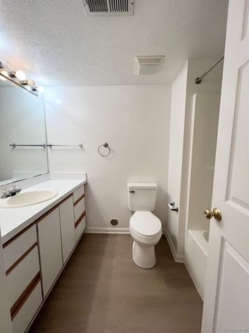 1336 HEATHERWOOD Lane, Pittsfield Charter Township, MI 48108