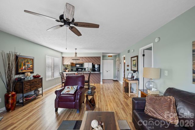 78 Upper Tanglewood Road 6, Lake Toxaway, NC 28747
