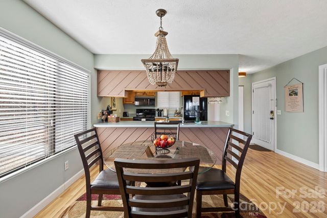 78 Upper Tanglewood Road 6, Lake Toxaway, NC 28747